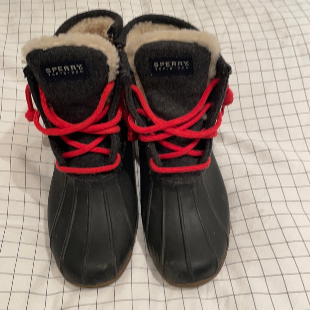 Wonens size 6 Sperry Boots.
